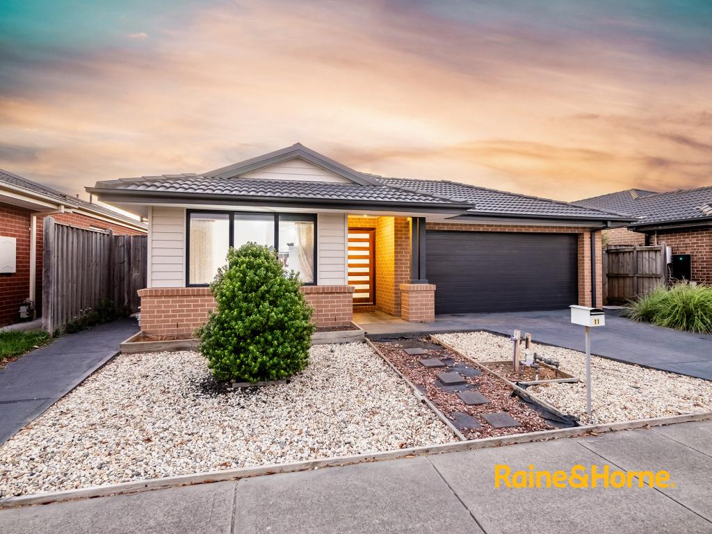 11 Hollywell Rd, Clyde North, VIC 3978