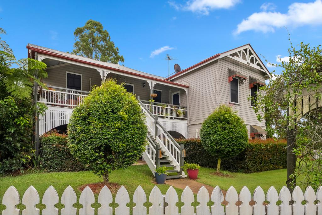 4 GUMLEAF CT, BURPENGARY, QLD 4505