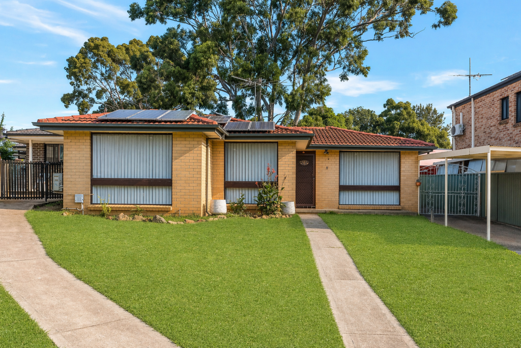 8 & 8a Romney Pl, Wakeley, NSW 2176