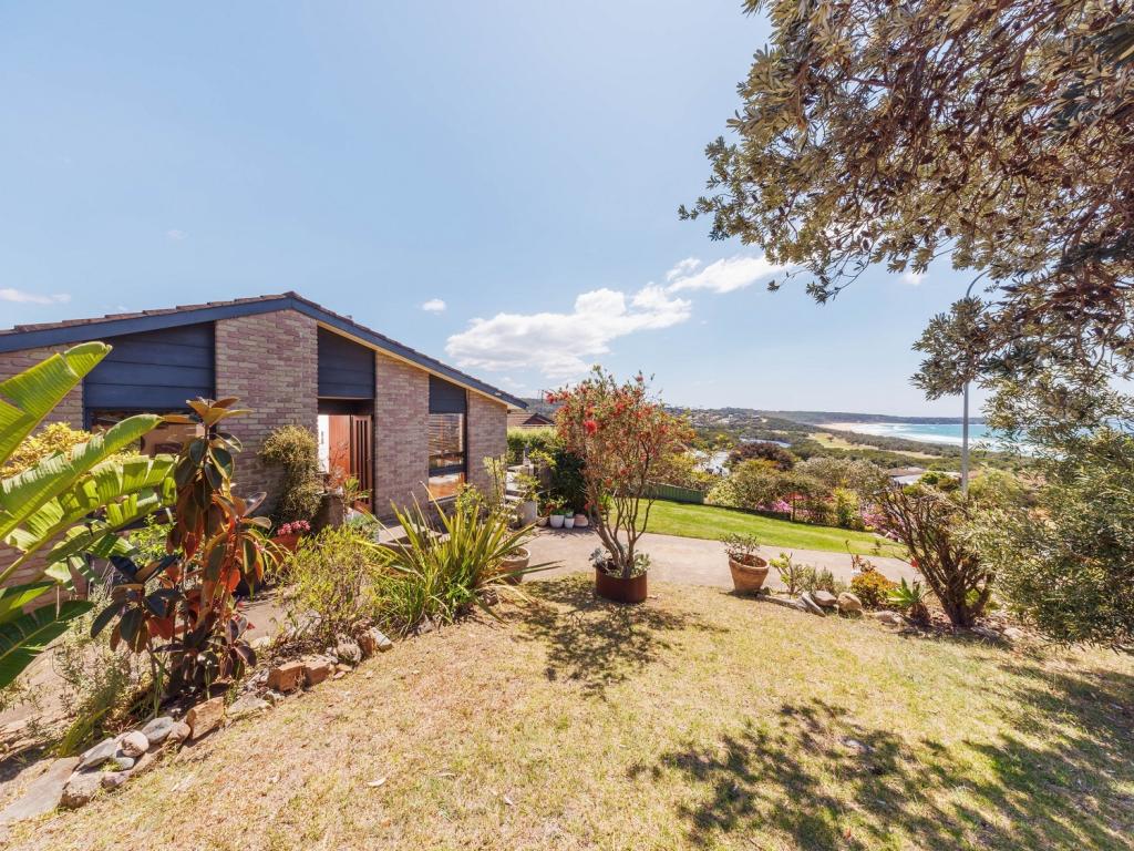 11 Seaview Pl, Tura Beach, NSW 2548