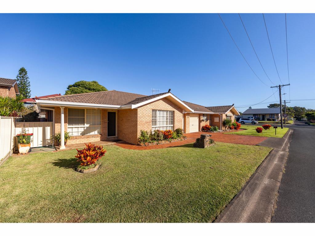 2/8 KENT ST, TUNCURRY, NSW 2428