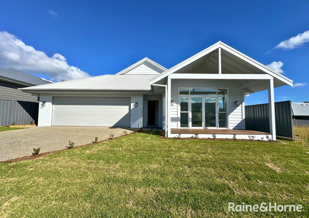 21 Gipsy Moth St, Badagarang, NSW 2540