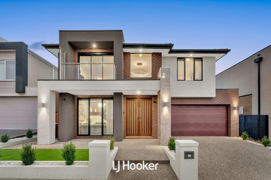 13 Bakosi Rd, Clyde North, VIC 3978