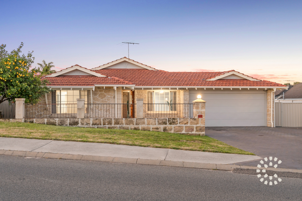 51 Mayor Rd, Lake Coogee, WA 6166