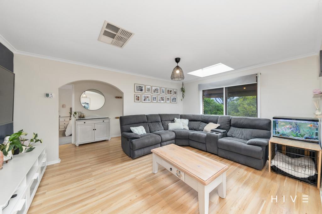9 Stuckey Pl, Charnwood, ACT 2615
