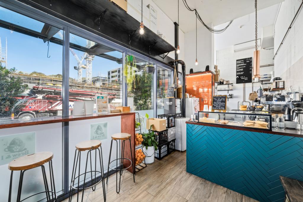 2/822 PITTWATER RD, DEE WHY, NSW 2099