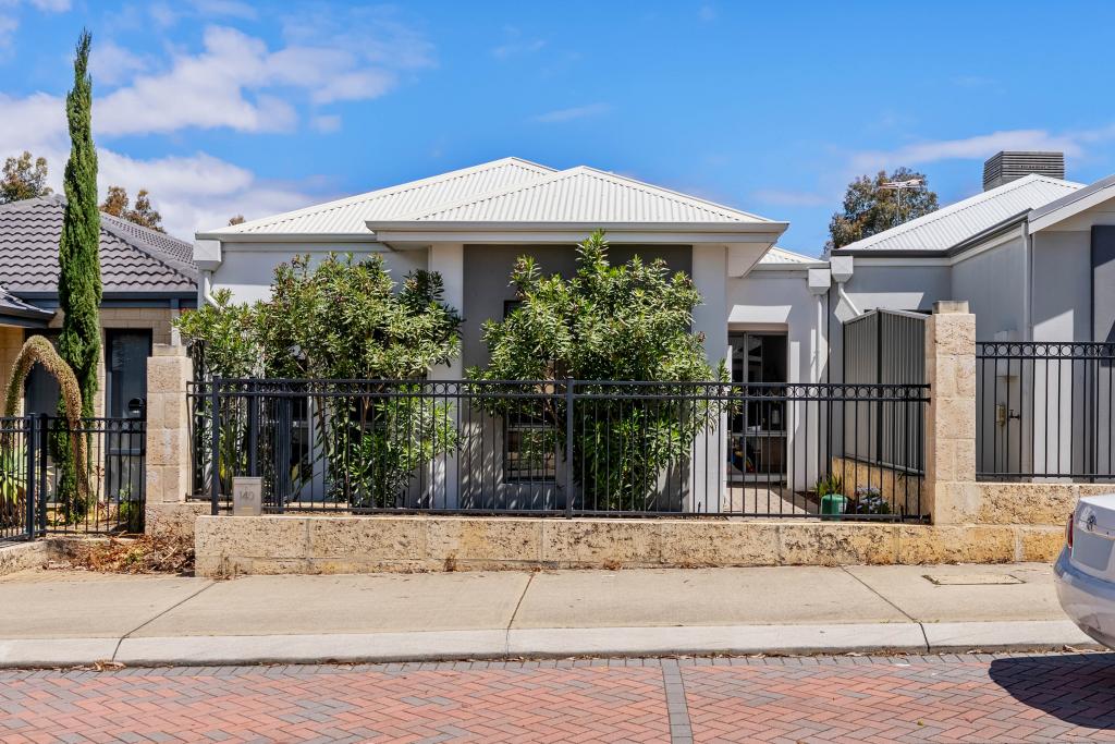 140 LAMBETH CIR, WELLARD, WA 6170