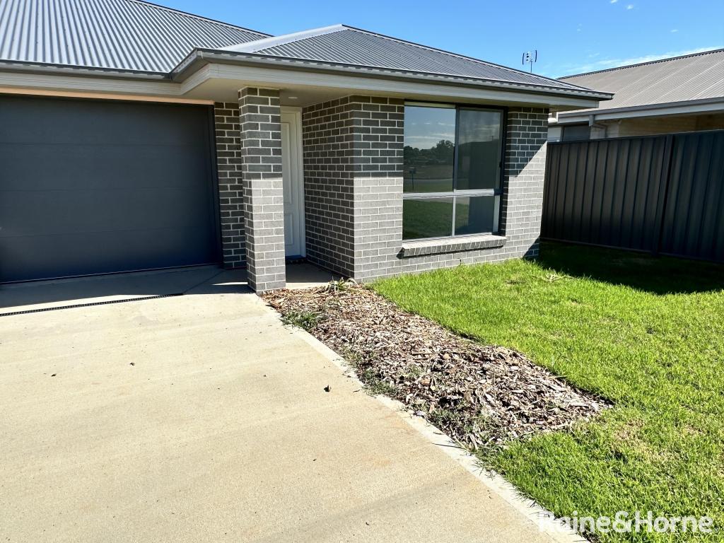 1/8 Rodgers Rd, West Tamworth, NSW 2340