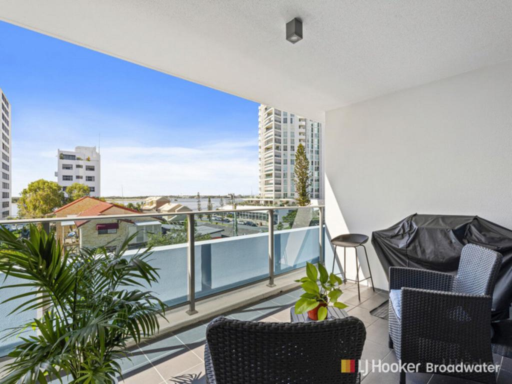 305/20 Labrador St, Labrador, QLD 4215