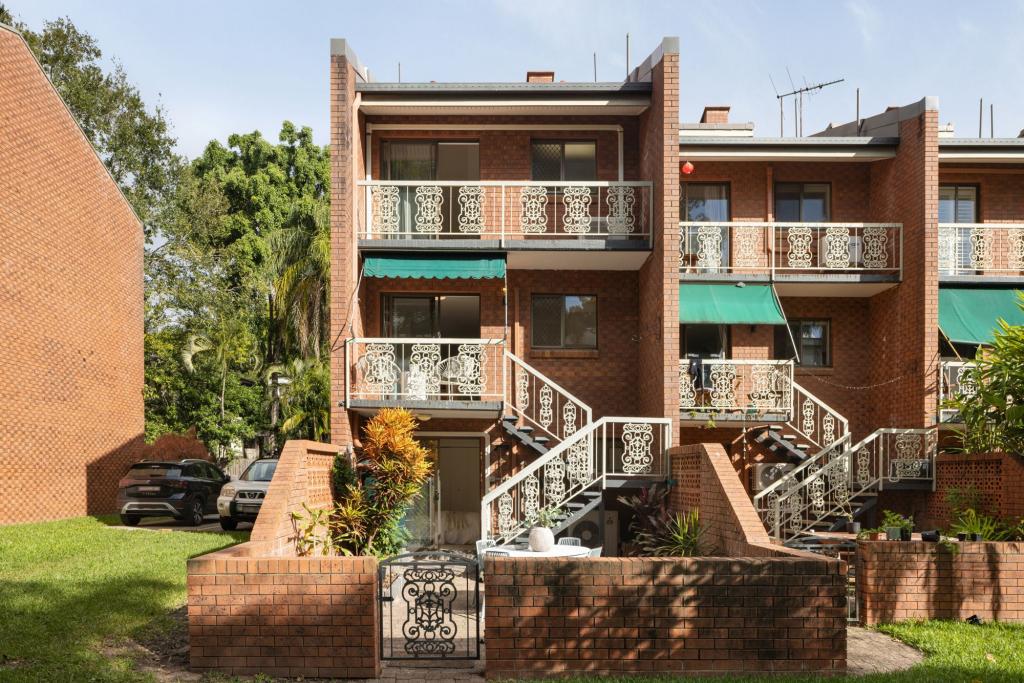 10/11 Austral St, St Lucia, QLD 4067