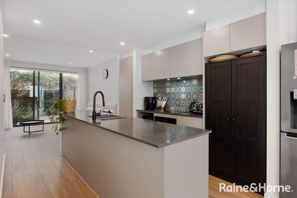 133/2 Woodberry Ave, Coombs, ACT 2611