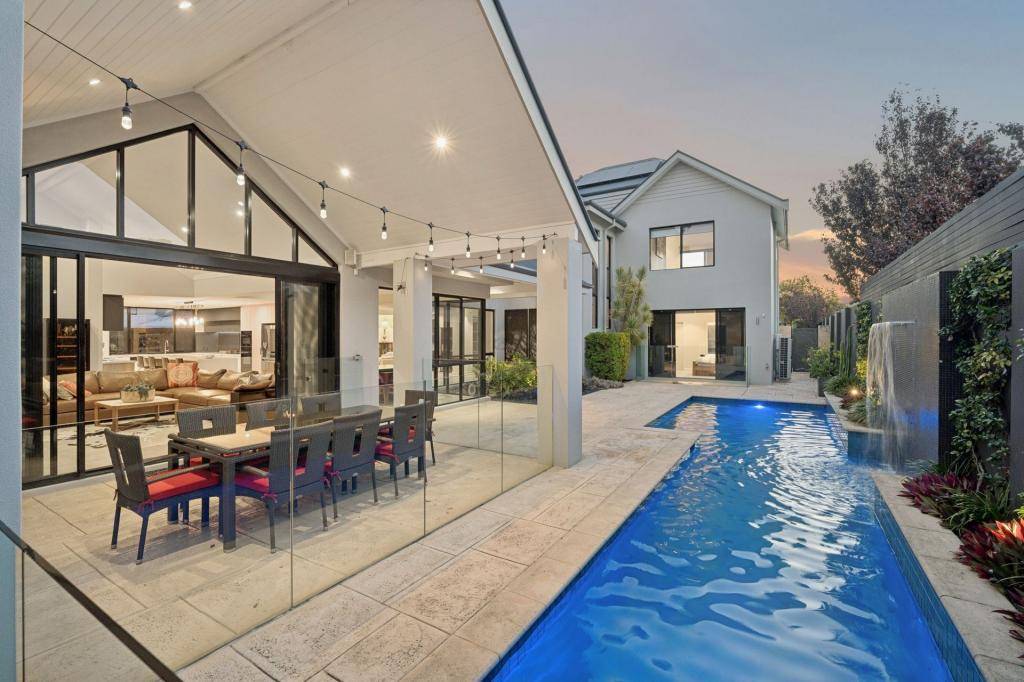 2 Robert St, Dalkeith, WA 6009