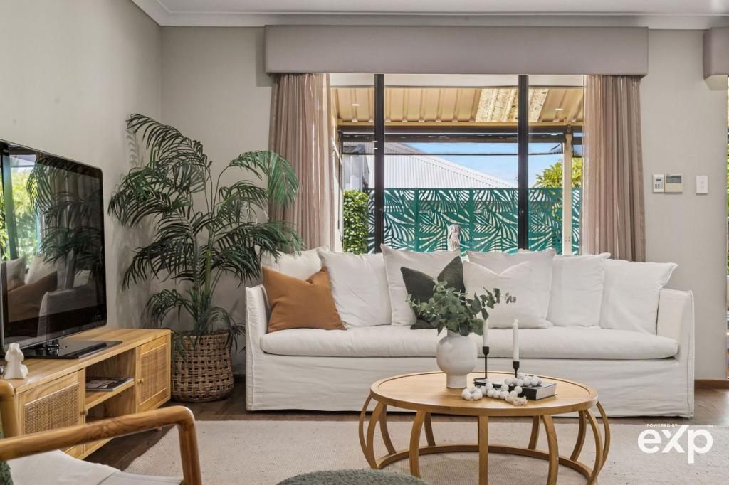 14 Borden Rd, Marangaroo, WA 6064