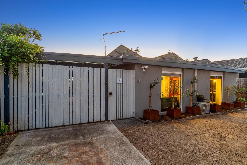 8 LINNET CT, MORNINGTON, VIC 3931