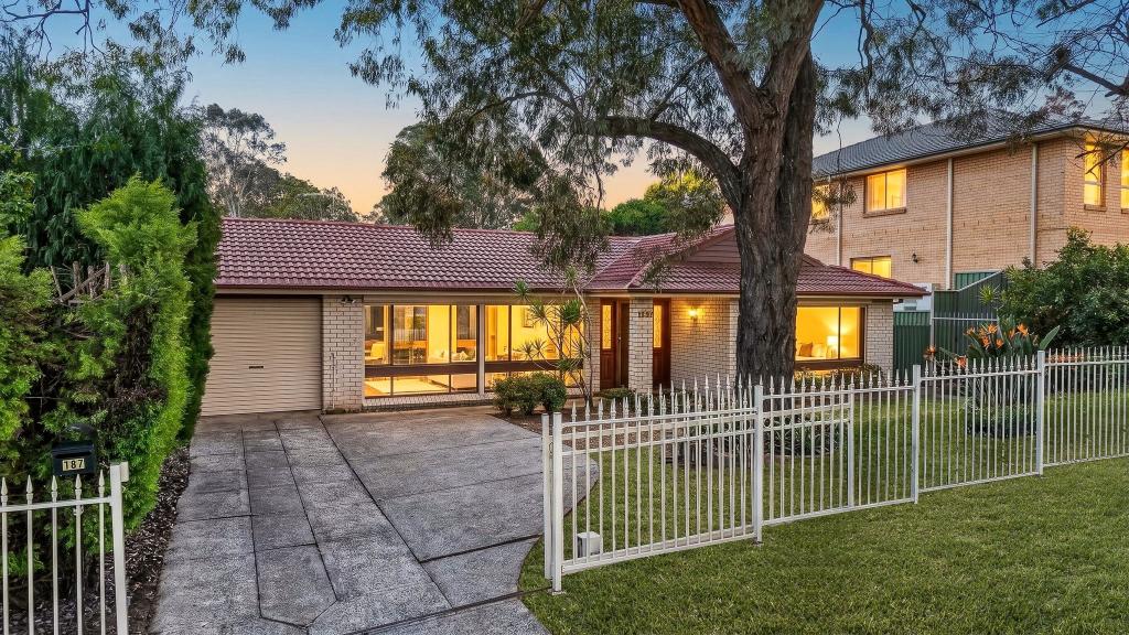 187 HARROW RD, GLENFIELD, NSW 2167