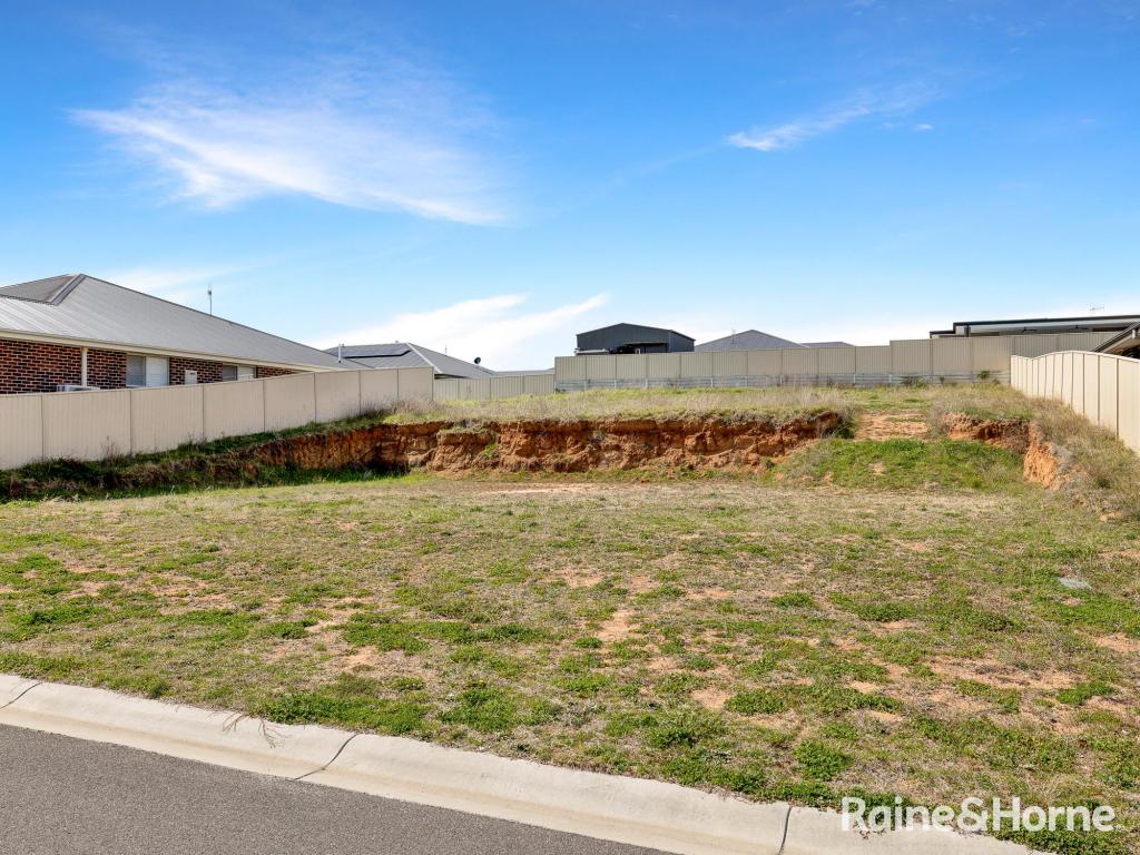 14 Dovey Dr, Kelso, NSW 2795