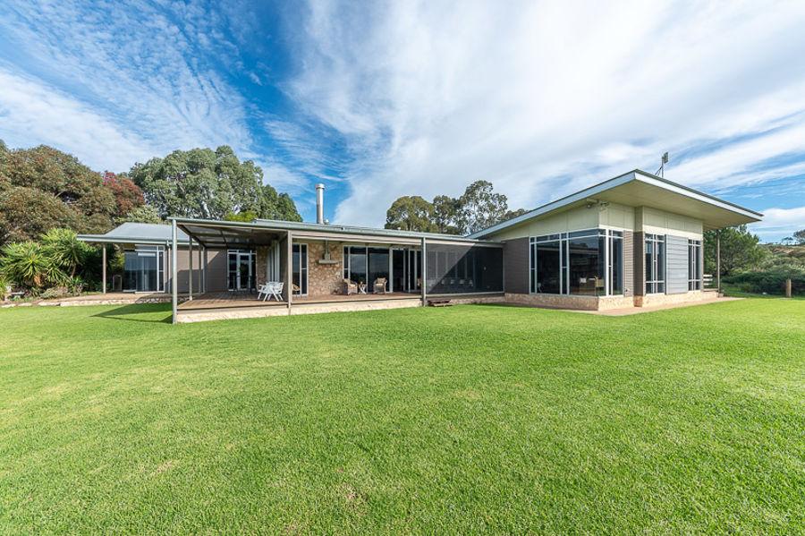 1263 Jervois Rd, Woods Point, SA 5253