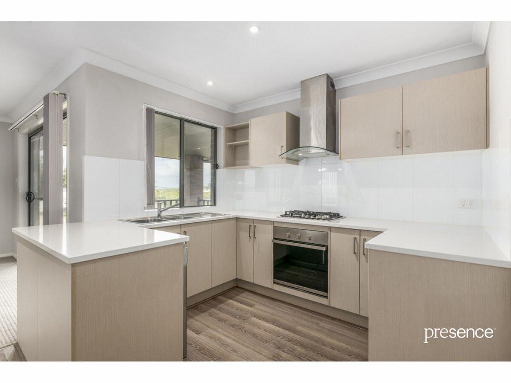 8 Raleigh St, Cameron Park, NSW 2285