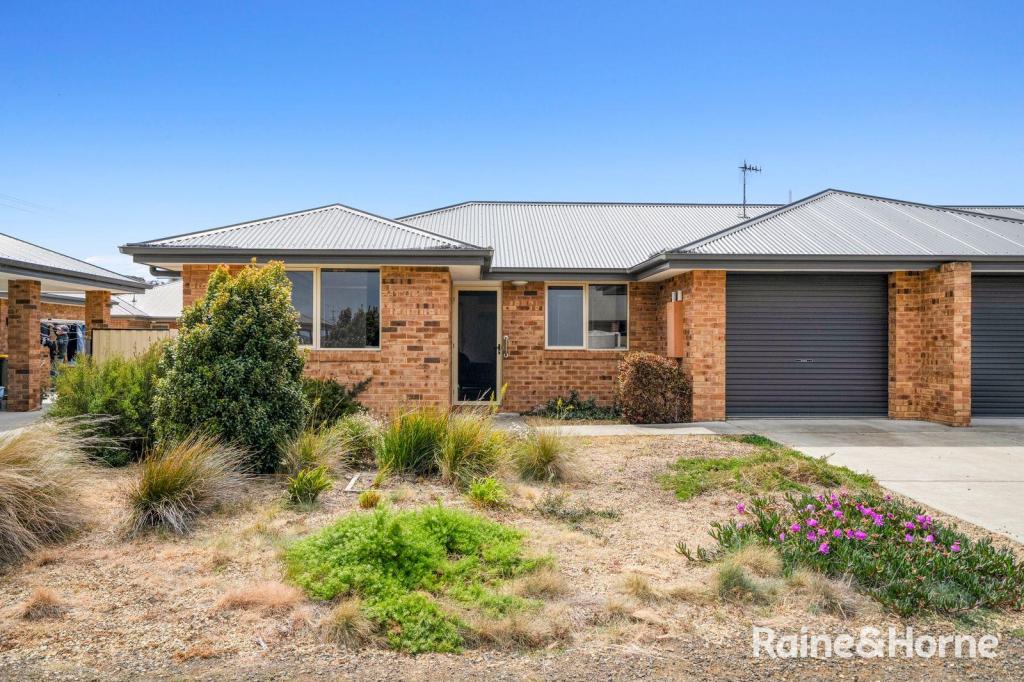 2/32 Henry St, Triabunna, TAS 7190