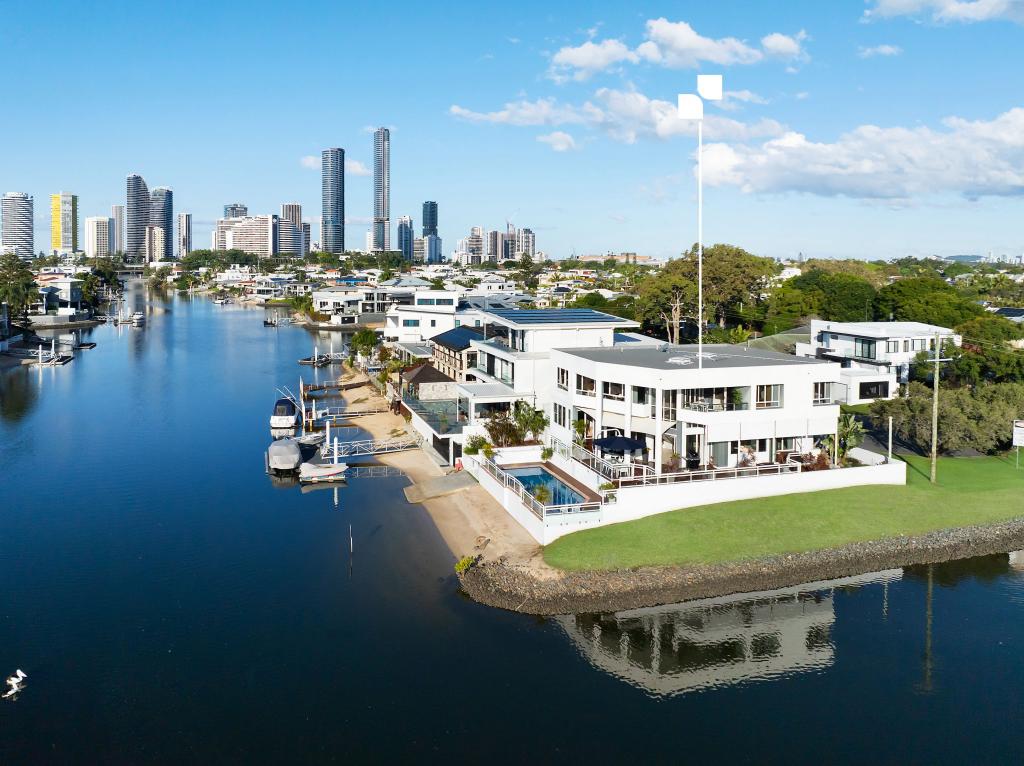 52 Clear Island Rd, Broadbeach Waters, QLD 4218