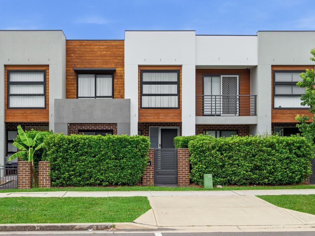 38 PODIUM WAY, ORAN PARK, NSW 2570