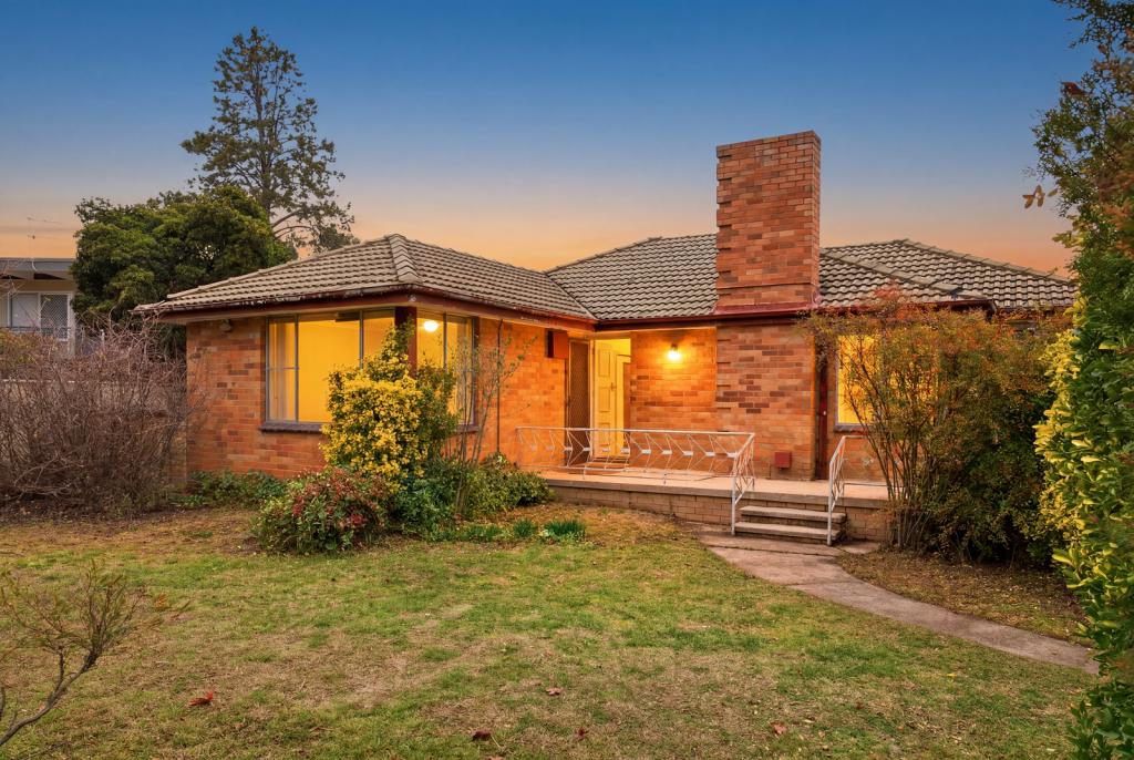 4 Cowan St, Downer, ACT 2602