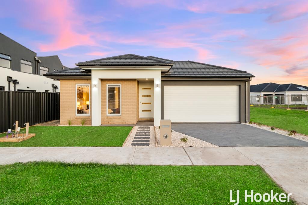 2 Falconer Ct, Clyde North, VIC 3978