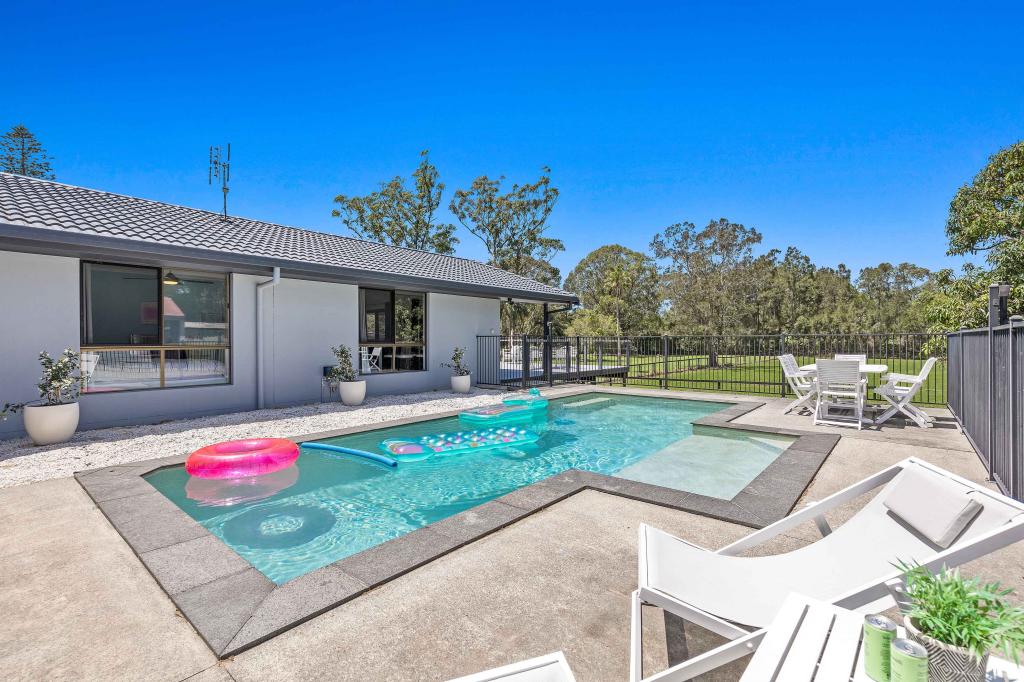 24 Larch St, Tallebudgera, QLD 4228