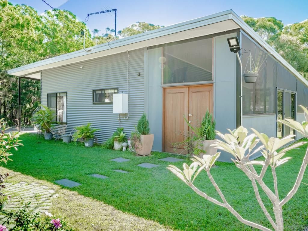 1 Gem St, Russell Island, QLD 4184