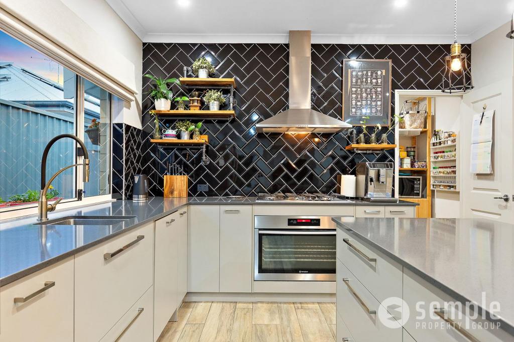 5 Hird Rd, Success, WA 6164