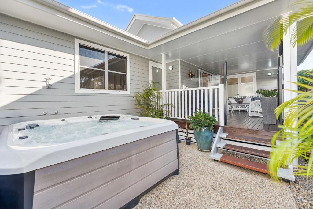 15 BEACHWAY PDE, MARCOOLA, QLD 4564