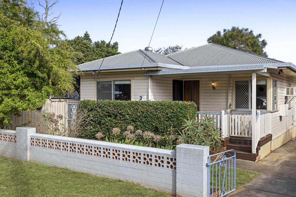 3 Hampshire St, North Toowoomba, QLD 4350
