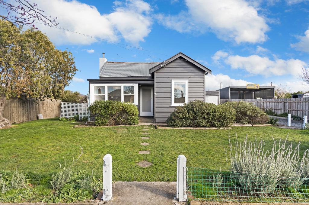 6 Edwards St, Sebastopol, VIC 3356