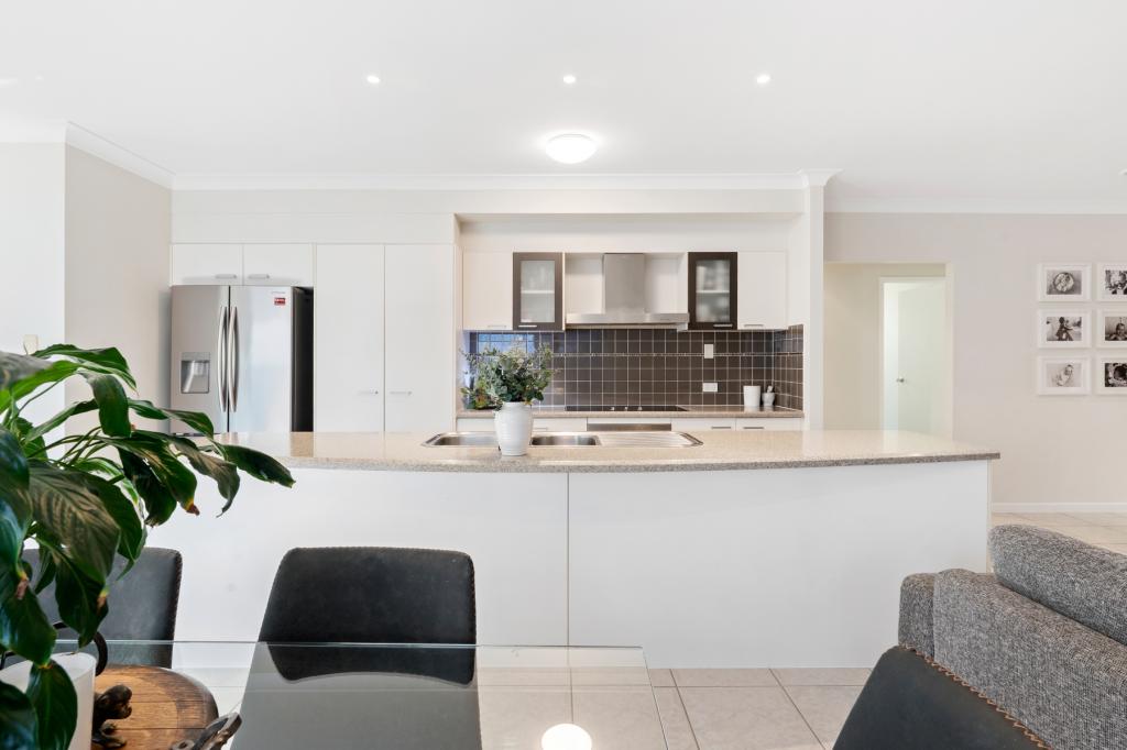 4 Twynam Mews, Pacific Pines, QLD 4211