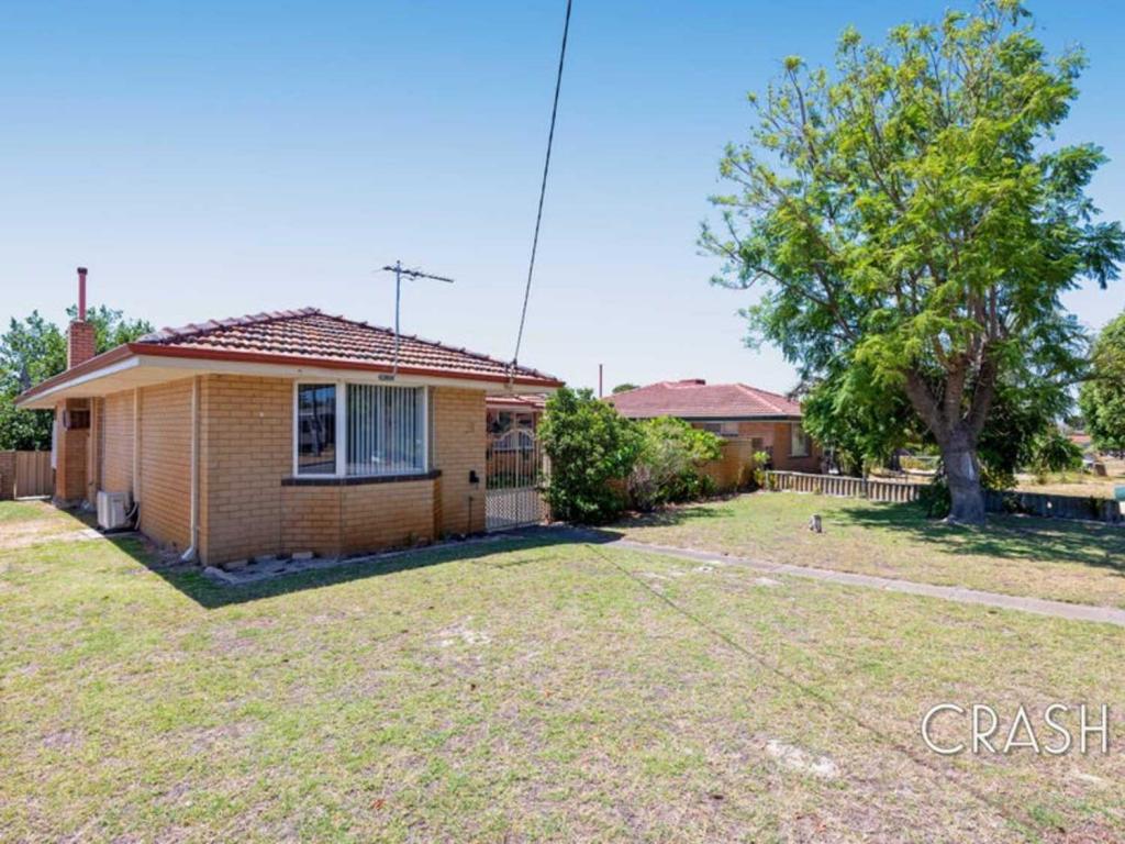 2 Lorenzo St, Thornlie, WA 6108