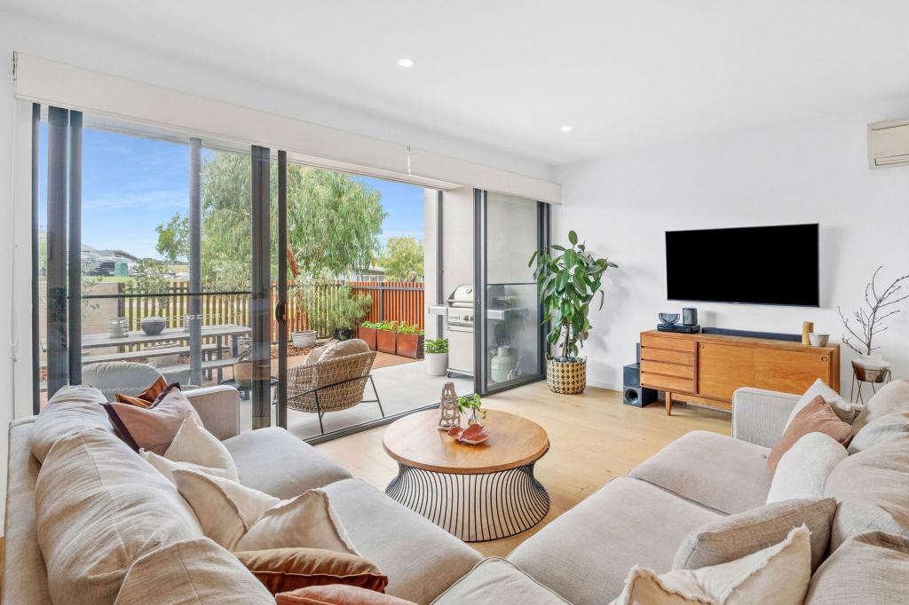 1 Whistler Mews, Safety Beach, VIC 3936