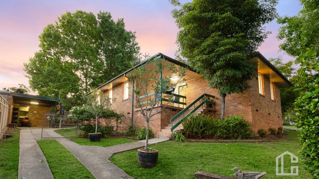 28 Hillside Cres, Glenbrook, NSW 2773