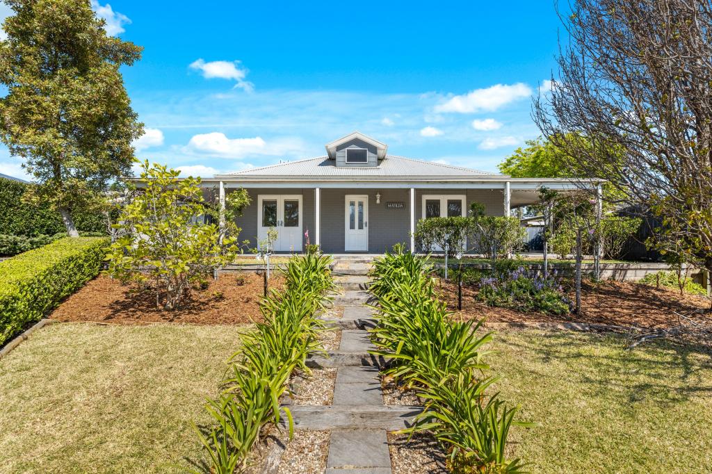 13 Meyer Pl, Bomaderry, NSW 2541