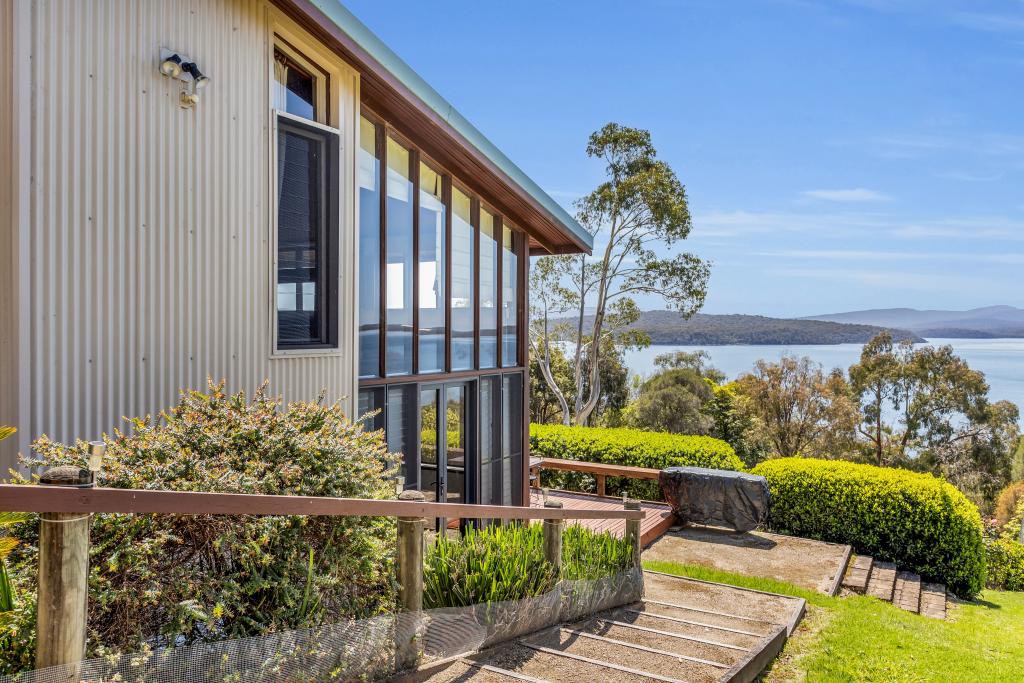36 Karbeethong Ave, Mallacoota, VIC 3892