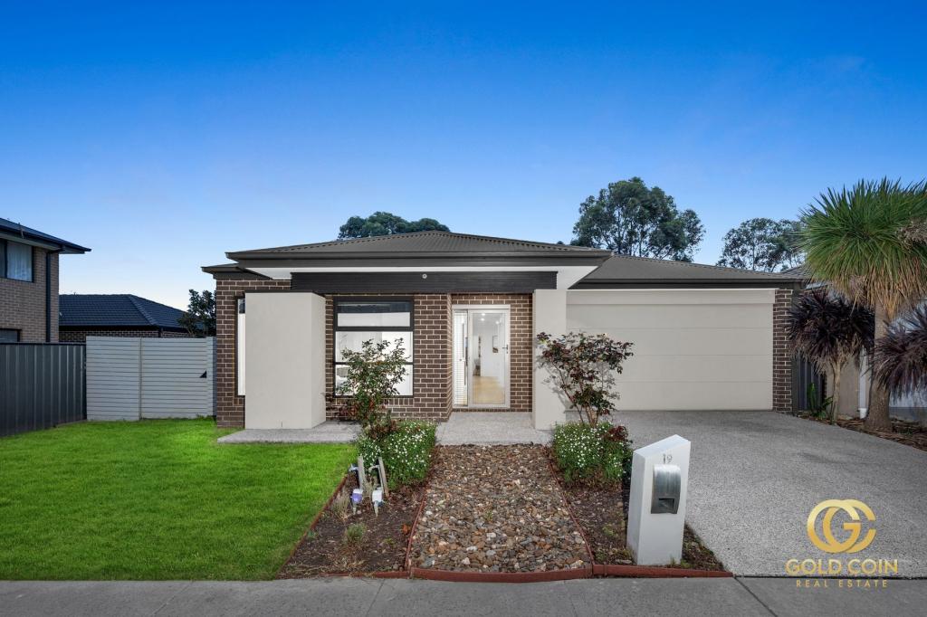 19 FLEUVE RISE, CLYDE NORTH, VIC 3978