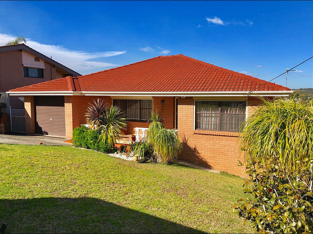 77 Blackman Pde, Unanderra, NSW 2526