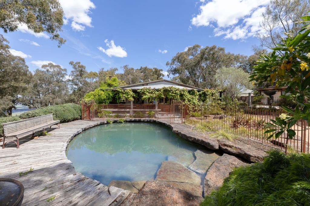 889 Skyline Rd, Christmas Hills, VIC 3775