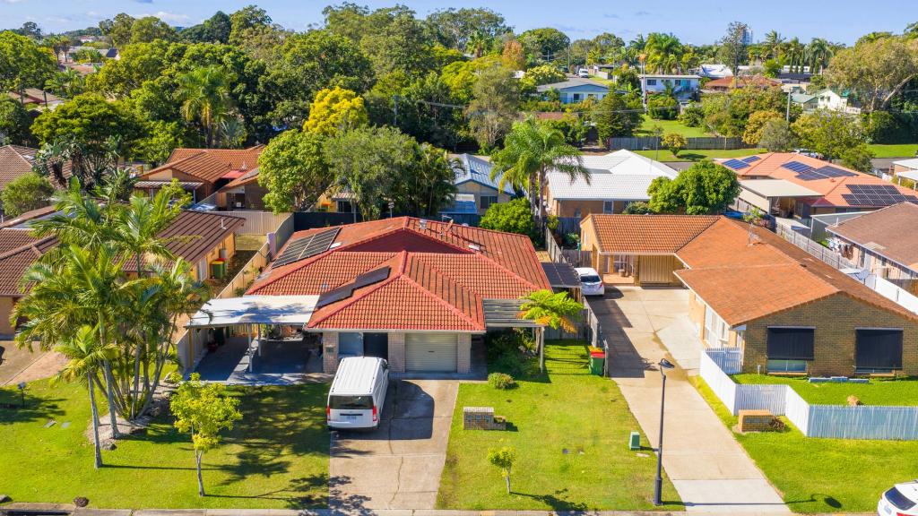 2/17 Coventry Ct, Labrador, QLD 4215