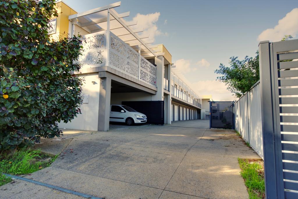 6/18 Mathoura St, Midland, WA 6056