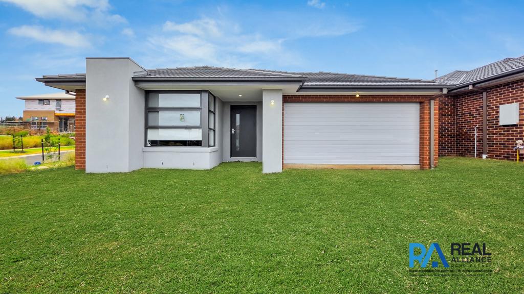 13 Railway Pde, Kalkallo, VIC 3064