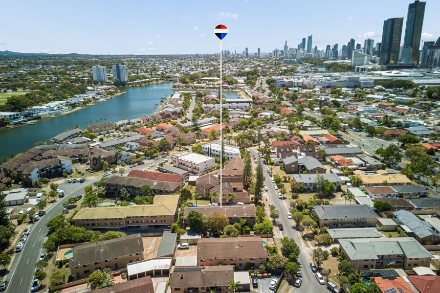 4/7 Christina Ct, Mermaid Waters, QLD 4218