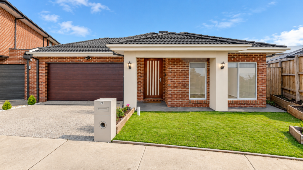 21 Muttonwood Cres, Deanside, VIC 3336