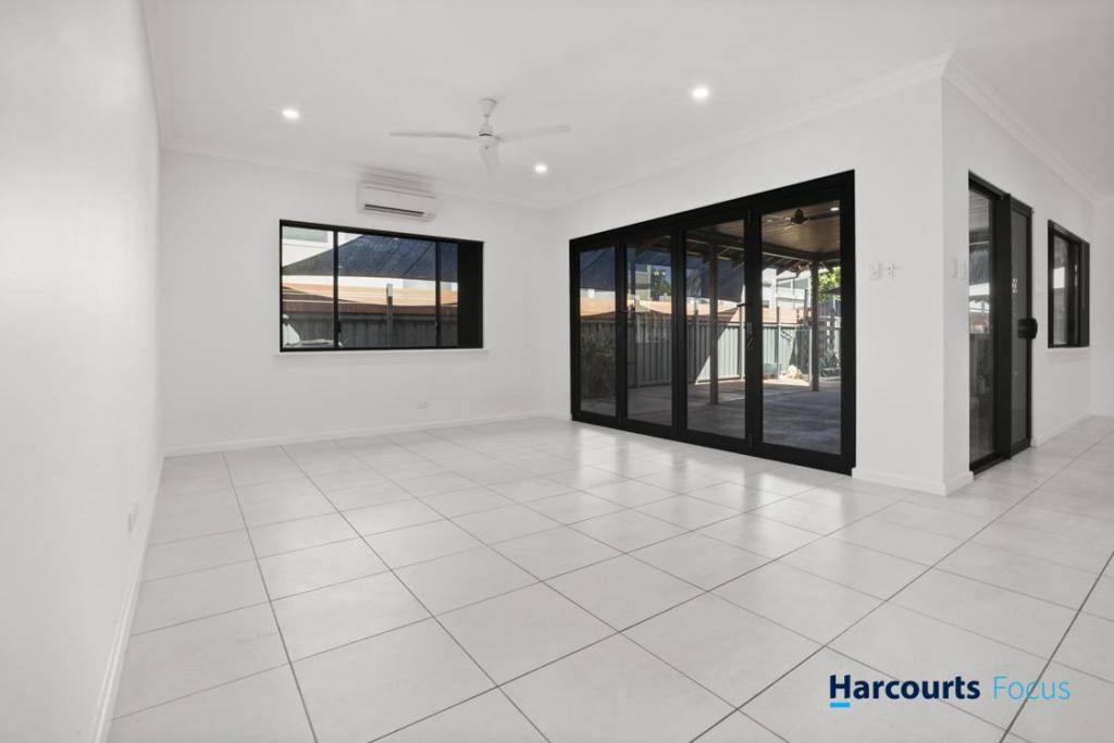 8 PERENTIE RD, BAYNTON, WA 6714