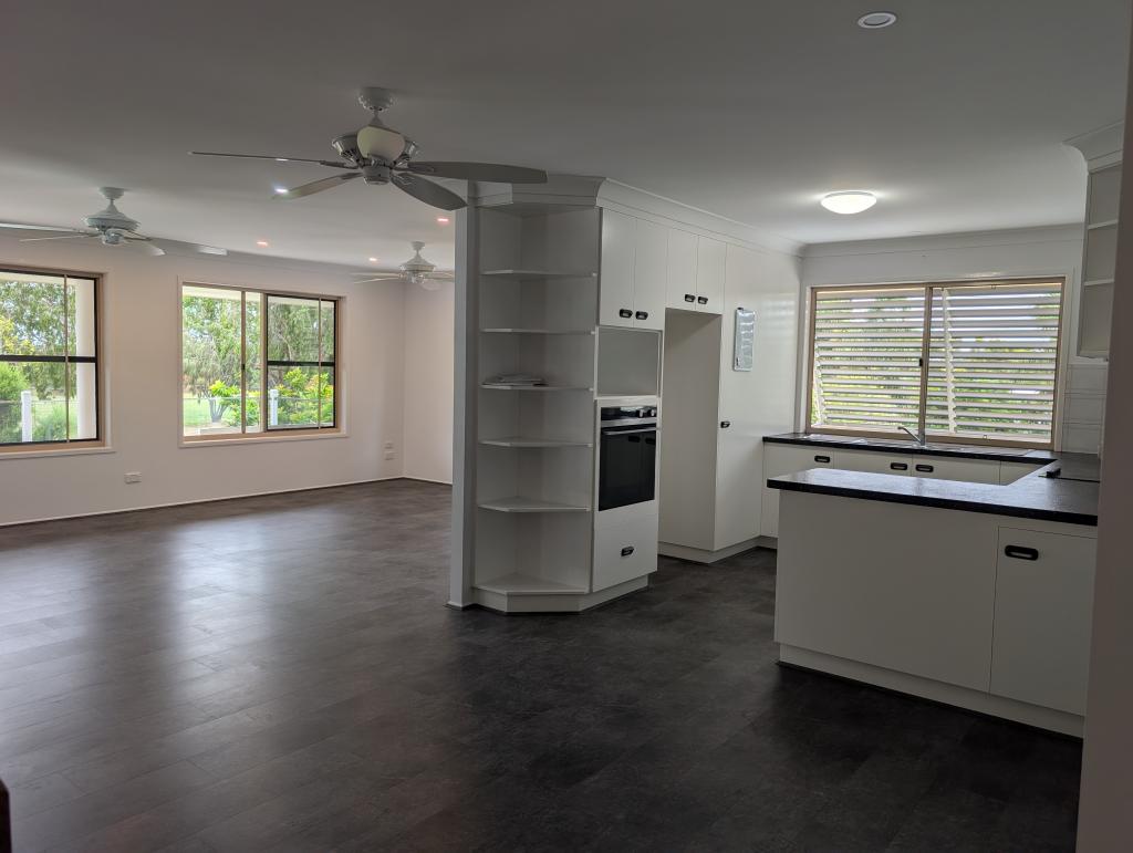 21 Pacific Bvd, Moore Park Beach, QLD 4670