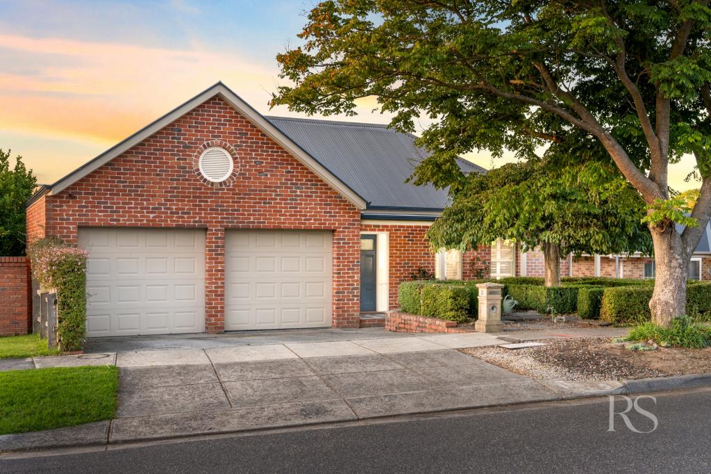 21 VALDA CL, BERWICK, VIC 3806